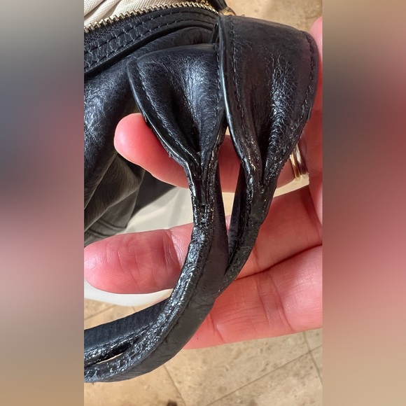 Vintage Tory Burch Convertible Leather bag. - Picture 10 of 15